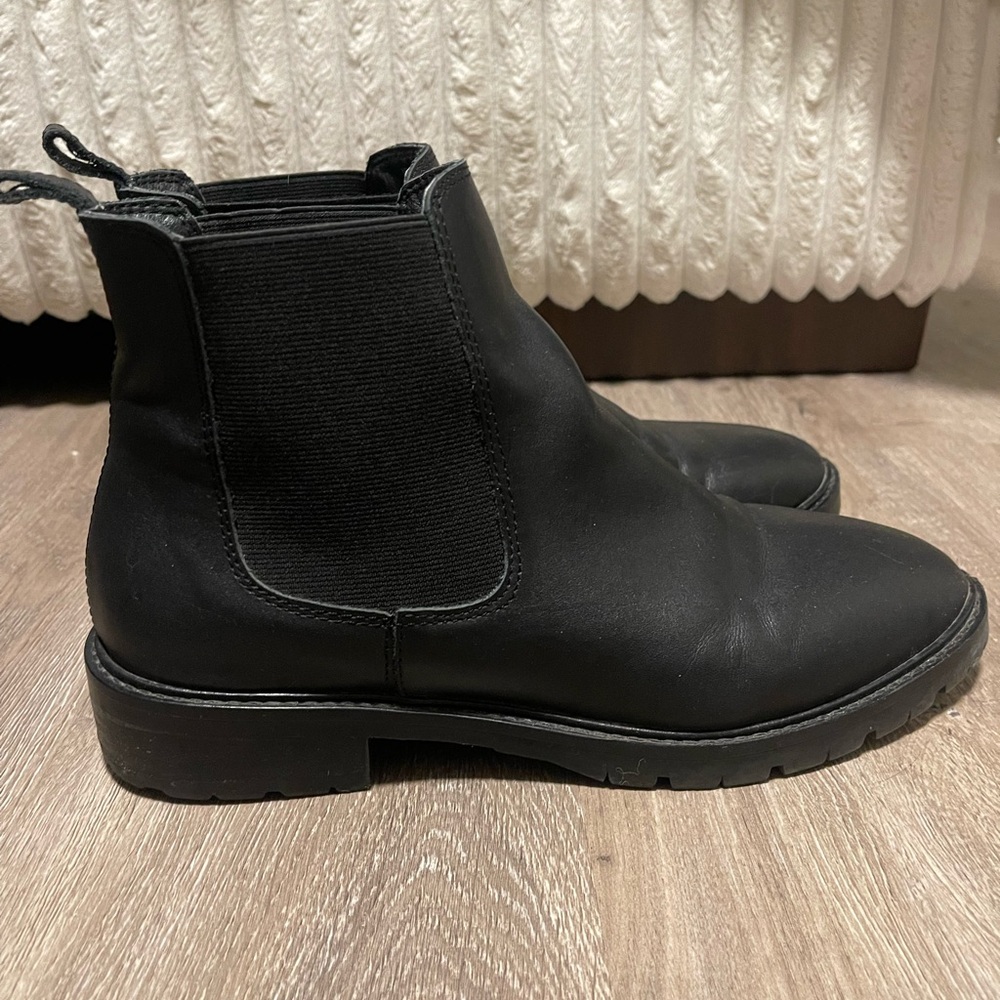 Steve Madden Black Chelsea Boots